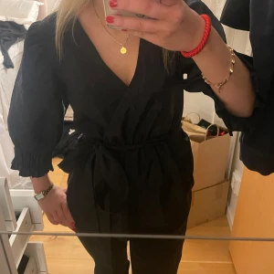 Knytblus - Superfin blus med knyte