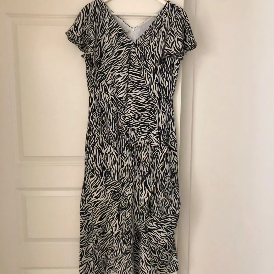 Zebramönstrad klänning