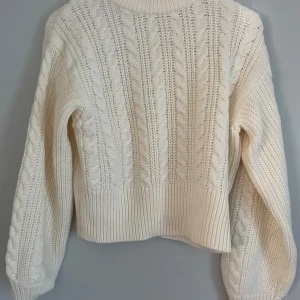 Mysig stickad tröja  - Super mysig stickad tröja från monkl! Använd endast en gång på julafton❣️ passar perfekt inför hösten och påminner om Gilmore Girls