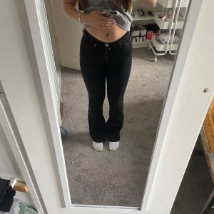 Gina jeans  - Säljer mina svarta jeans då de har blivit försmå 💕