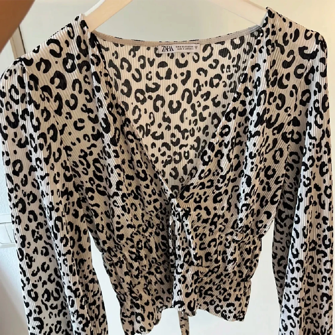 Leopardmönstrad blus från Zara