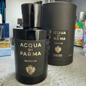 Acqua di Parma  - Nu säljer jag min parfym då jag inte föredrar den doften. Flaskan är 100ml och har 100% vätska då jag bara test sprayat en gång. Original pris: 3220kr