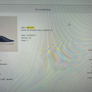 Arigato skor - Arigato Clean 90 Sneaker Navy Leather Storlek (44) Väldigt bra skick använda 3-4 gånger  Köpta för 2449kr nya låda saknas.