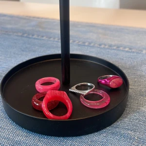 Ringar - Inte användna. 40kr för alla. 8kr per ring. 