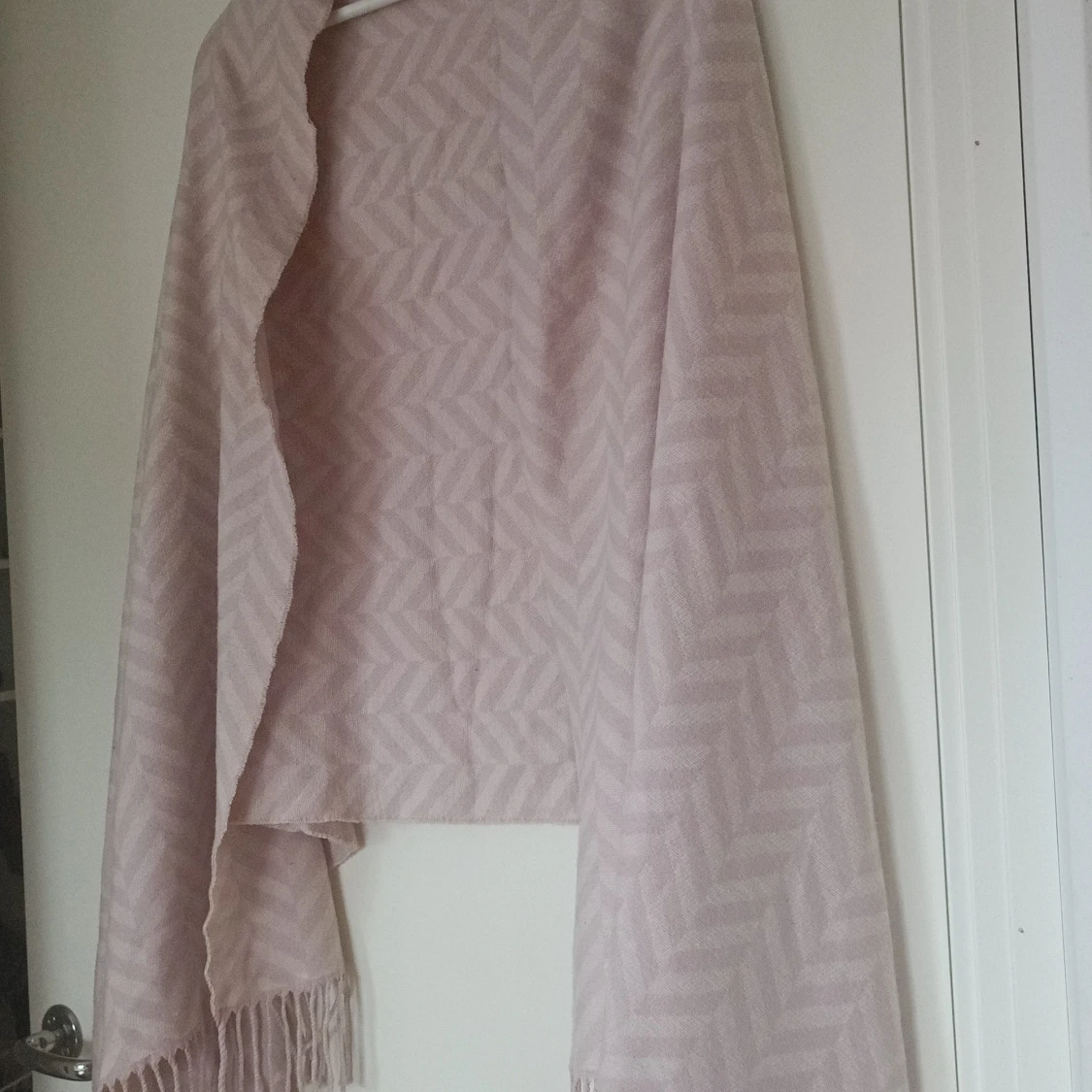 Rosa oversized sjal från Love & Lore - 90