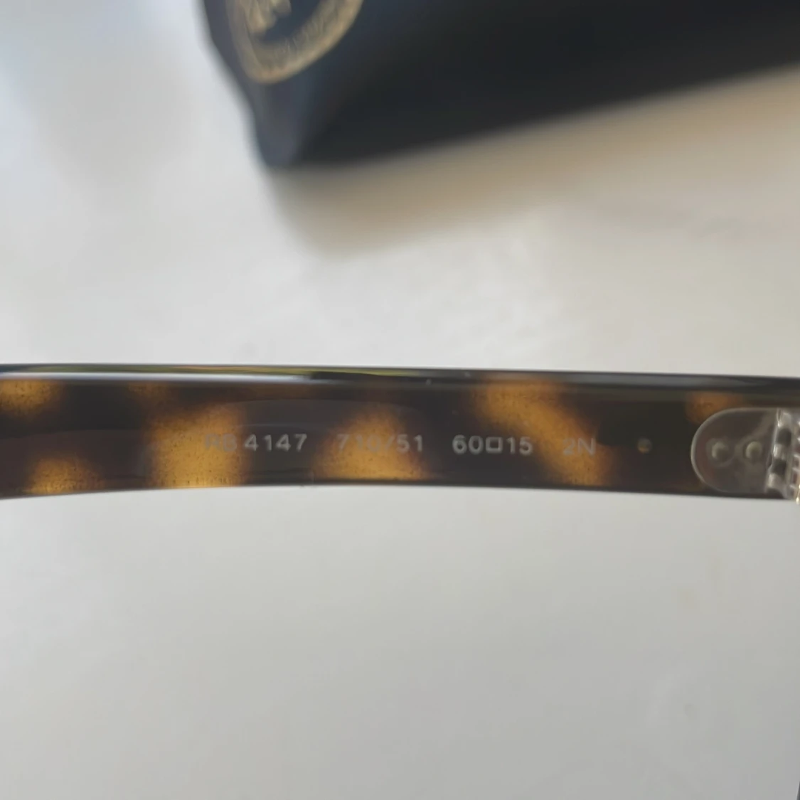 Ray-Ban solglasögon med fodral - 91