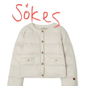Busnel jacka Ingrid strl L - Sökes vit eller beige i denna modell, storlek L. Den ska vara i fräscht skick.  Kom med prisförslag! 