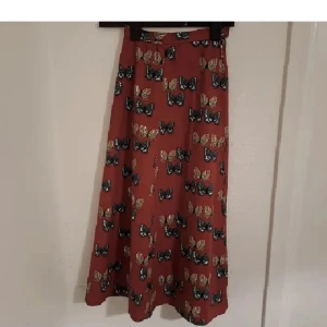 Vintage 70s långkjol - Vintage hemsydd kjol köpt secondhand. Fint skick. Pris är diskuterbart. Vid frågor skicka pm.  💖😊