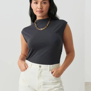 Soft touch top - Kommer ej t användning & är nästintill helt oanvänd  