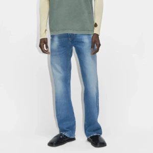 Hope Rush Jeans - Hope Rush Jeans i storlek 29, bra skick sitter riktigt bra. För fler bilder skriv på instagram, marcus rolf. Eller här.