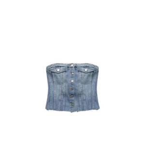 Jeans topp - Super fin jeans topp från Zara som tyvärr har blivit för liten för mig💗 använd ca 1-2 ggr.