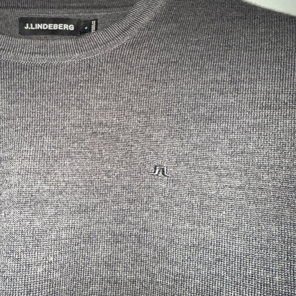 Grå tröja från J.Lindeberg - 2