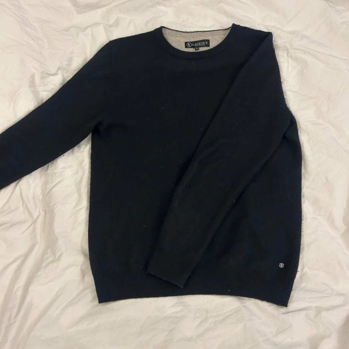 Svart tröja från Lagency - 2