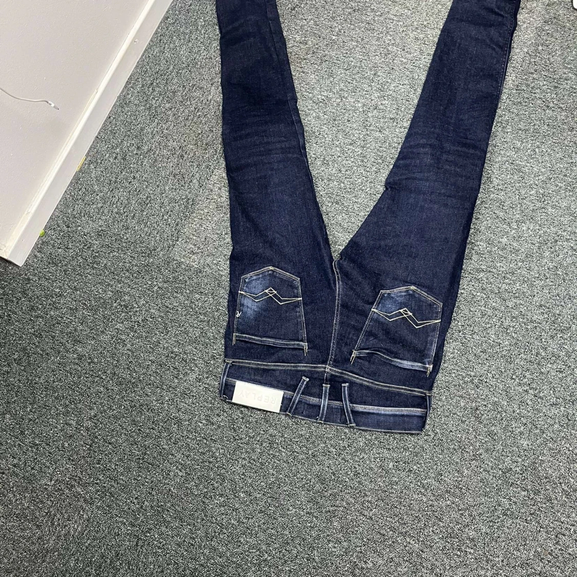 Mörkblå jeans från Replay - 3
