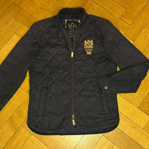 Morris jacka - Morris jacka| storlek S| fint skick inga defekter| pris ej hugget\🍾🍾🍾🍾🍾