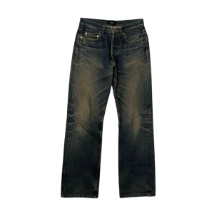 A.P.C selvedge jeans - Feta selvedge jeans från A.P.C med nice detaljer och wash👖Storlek 30 men skulle säga att dom passar mer som storlek 29📏 Skicka meddelande för mer info om byxorna✉️