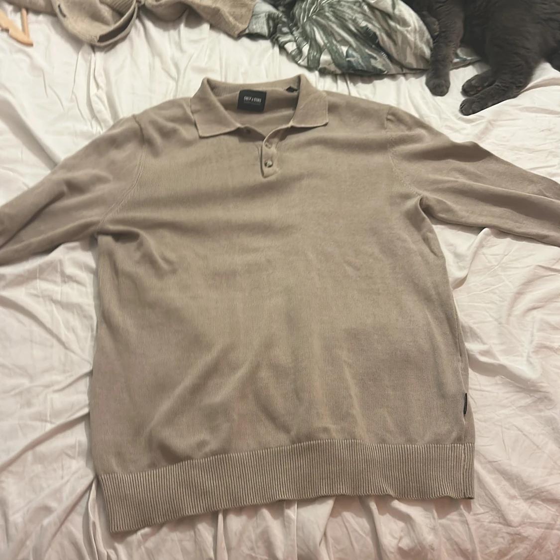 Beige pikétröja från Roy Robson