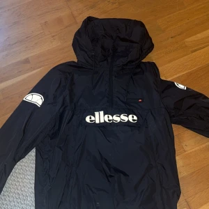 Vindjacka unisex - Vindjacka från ellesse