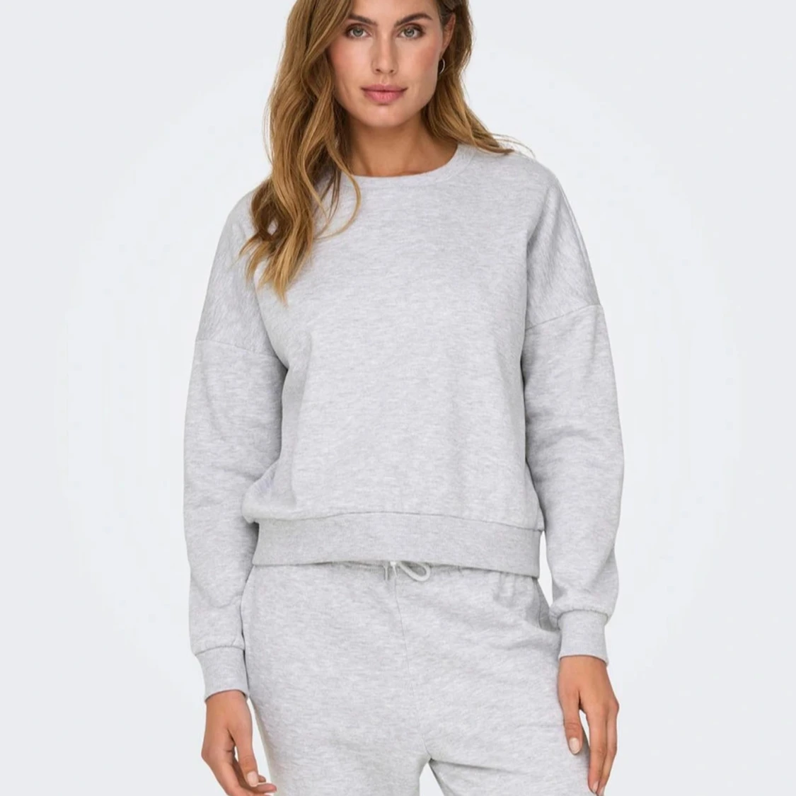 grå hoodie 🙌🏼