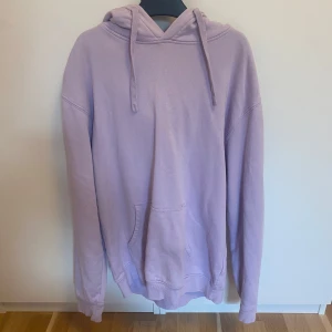 Ljuslila hoodie Cubus - Använd 4-5 ggr  Pris kan diskuteras  Nypris 399kr