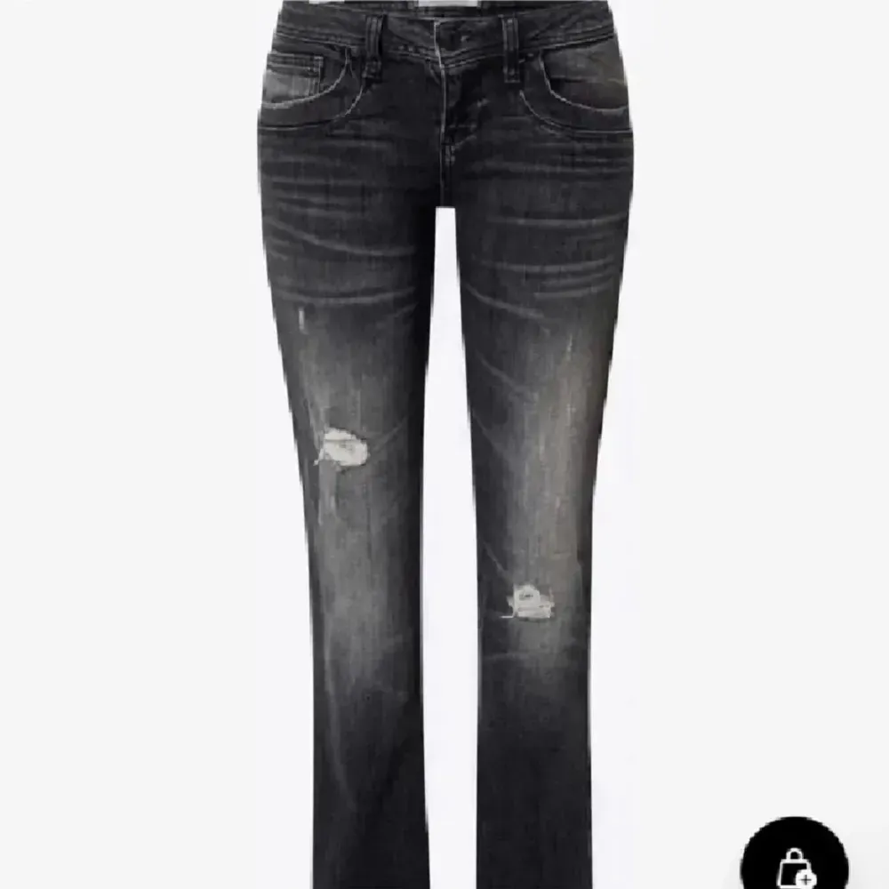 SĂKER dessa jeans snĂ€lla skriv om ni kan tĂ€nka er sĂ€lja!â€ïž. Farkut & Housut.