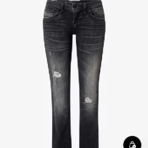 SÖKER💕💕💕 - SÖKER dessa jeans snälla skriv om ni kan tänka er sälja!❤️
