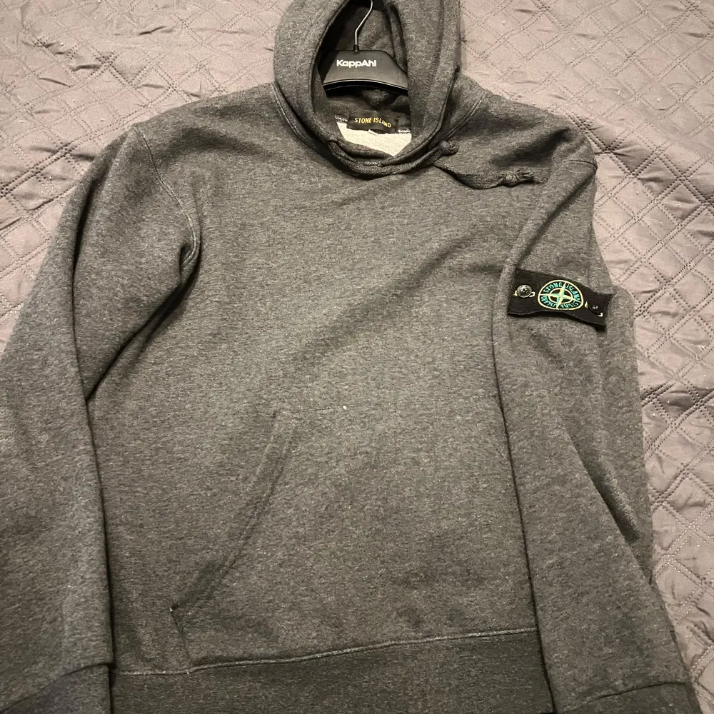 Stone island hoodie, som ny. Hoodies.