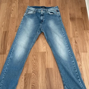 replay jeans slim fit - nyttskick och sitter bra på 14-15 år