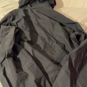 Haglöfs jacka - Säljer min Haglöfs jacka då jag inte har någon användning. Inga skador, helt fläckfri och goretex. Pris kan säknas vid affärer. Originalpris är 2800