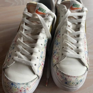 Sneakers  - Nike sneakers i skinn   Fint skick