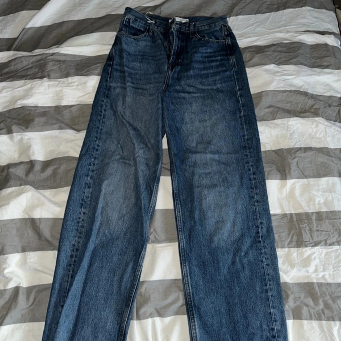 Blå jeansbyxor - 90