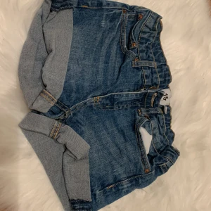 den är i bra skick och är i färgen mörk blå - I bra skick 