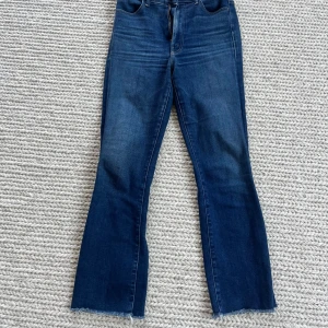 Mother jeans - Sjukt snygga Motherjeans. Ankellånga, så snygga med boots nu till hösten. Som alla Motherjeans sitter de som en smäck:) Som nya!