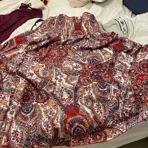 Ny lång kjol  - Oanvänd 