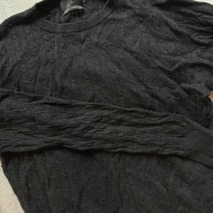 Tröja i cashmir  - Blandad ull och cashmir  Storlek s 