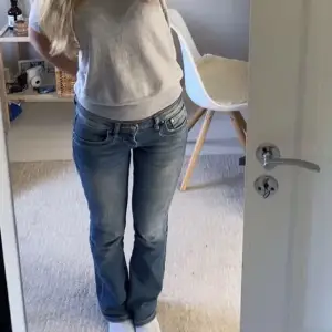 Jätte snygga ltb jeans i modellen valerie!💕 Har inga defekter 💕 Skriv för fler bilder, pris kan diskuteras 💕