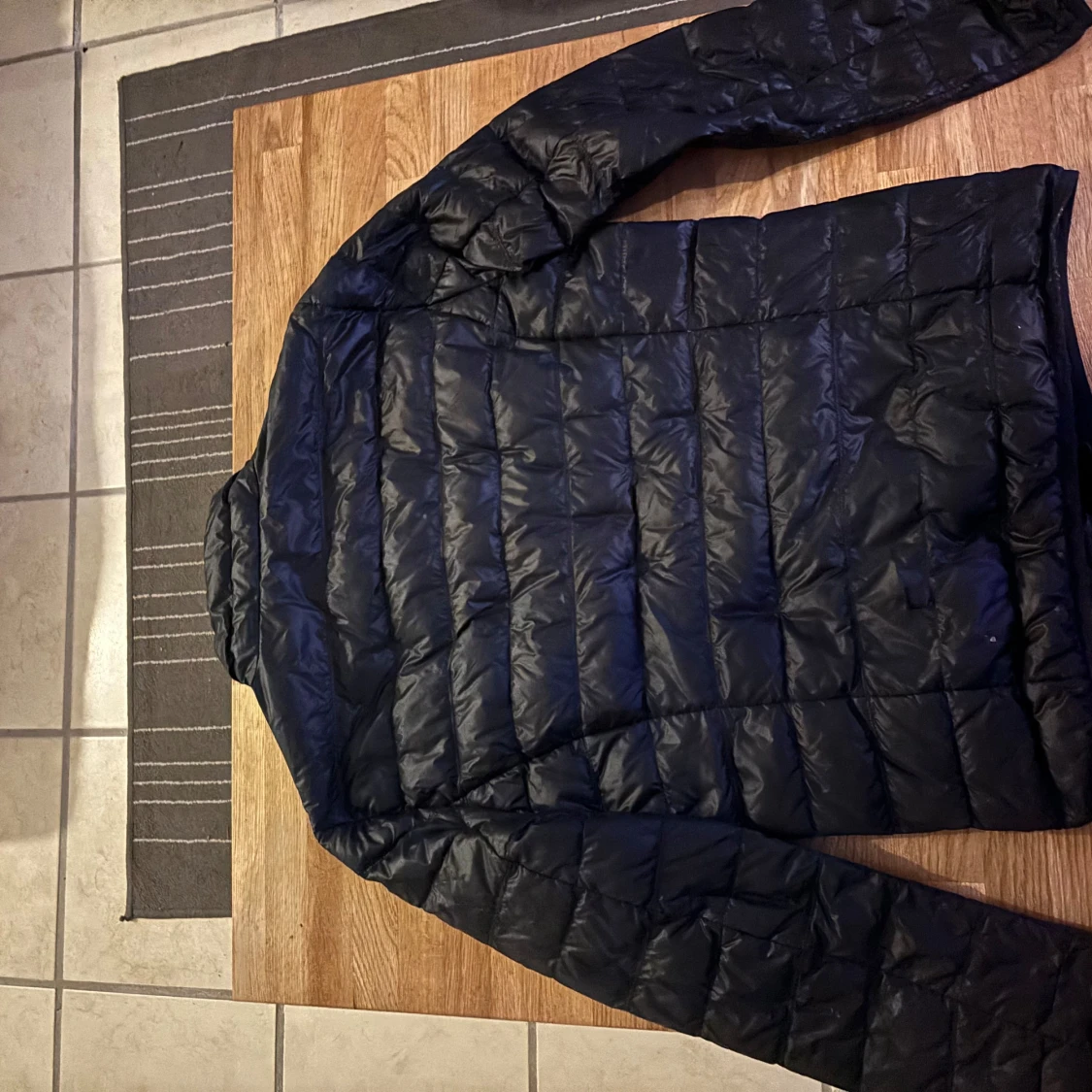 Svart dunjacka från EA7 - 90