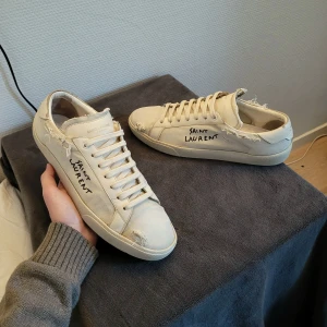 Saint Laurent skor - Extremt feta Saint Laurent Paris skor! Cond 8/10, ALLA tillbehör ingår d.v.s box, kvitto, dustbag, kort etc. Storlek 45.