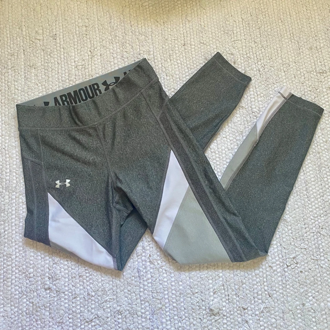 Träningstights Under Armour 🤍🩶 - 90