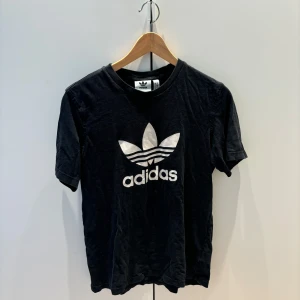 Adidas t-shirt - Sjukt najs