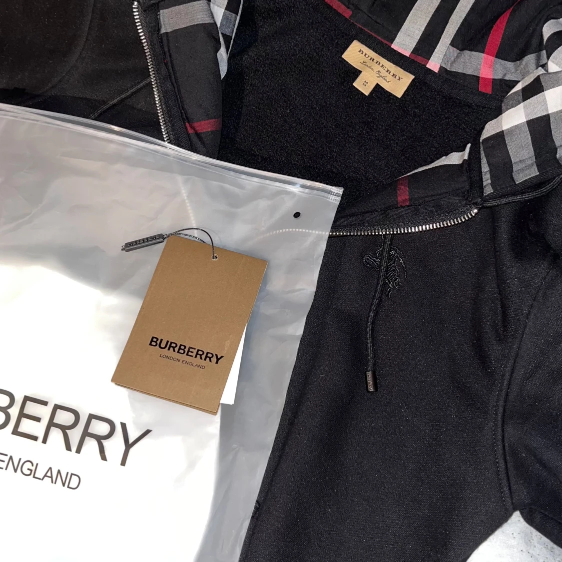 Burberry hoodie - 90