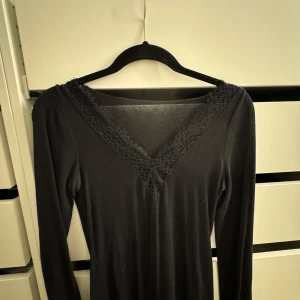 intimissimi tröja - jättefin intimissimi tröja som tyvärr inte kommer till användning längre. strl S och använd några gånger❣️❣️