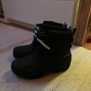 Vinter skor  - Riktigt sköna vinter skor med lite reflex!