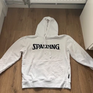 Zara hoodie - Zara-spalding hoodie. Storlek M men passar som S, bra skick