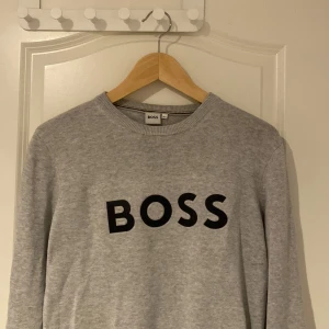 Boss tröja - Liten original pris 1200
