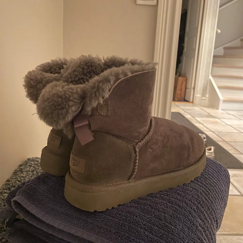 Jättefina uggs, ser näst intill nya ut . Skor.