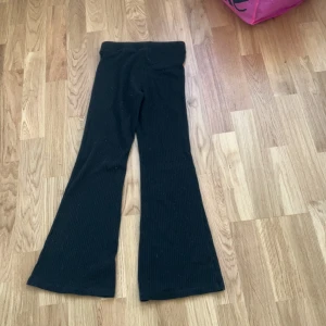 Svarta tights  - Svarta tights strö 140 från H&M