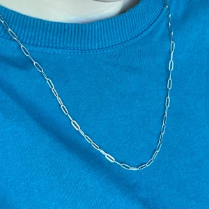 Silverkedja  - Knappt använd!