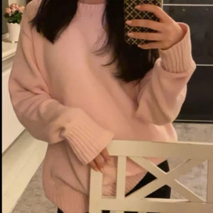 Ljusrosa stickad tröja - Rosa stickad tröja från brandy melville💗