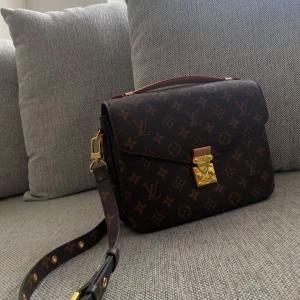 Orginal LV bag - One time used good as new